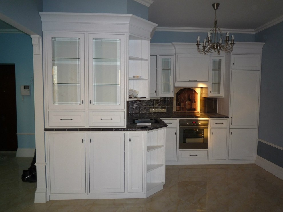 Кухня. Материал фасада массив дуб. Покрытие эмаль.