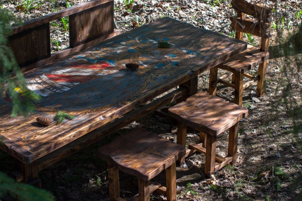 Мебель для загородного дома из массива