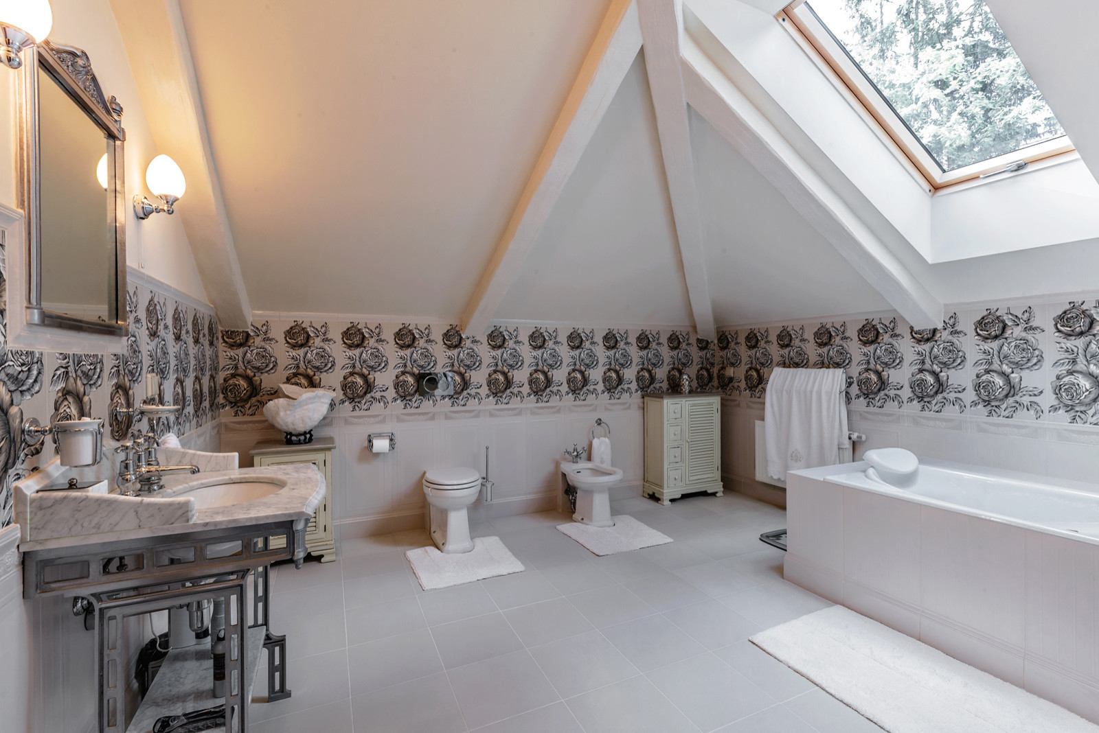 Английское чаепитие (Дом в поселке Зеленый мыс)