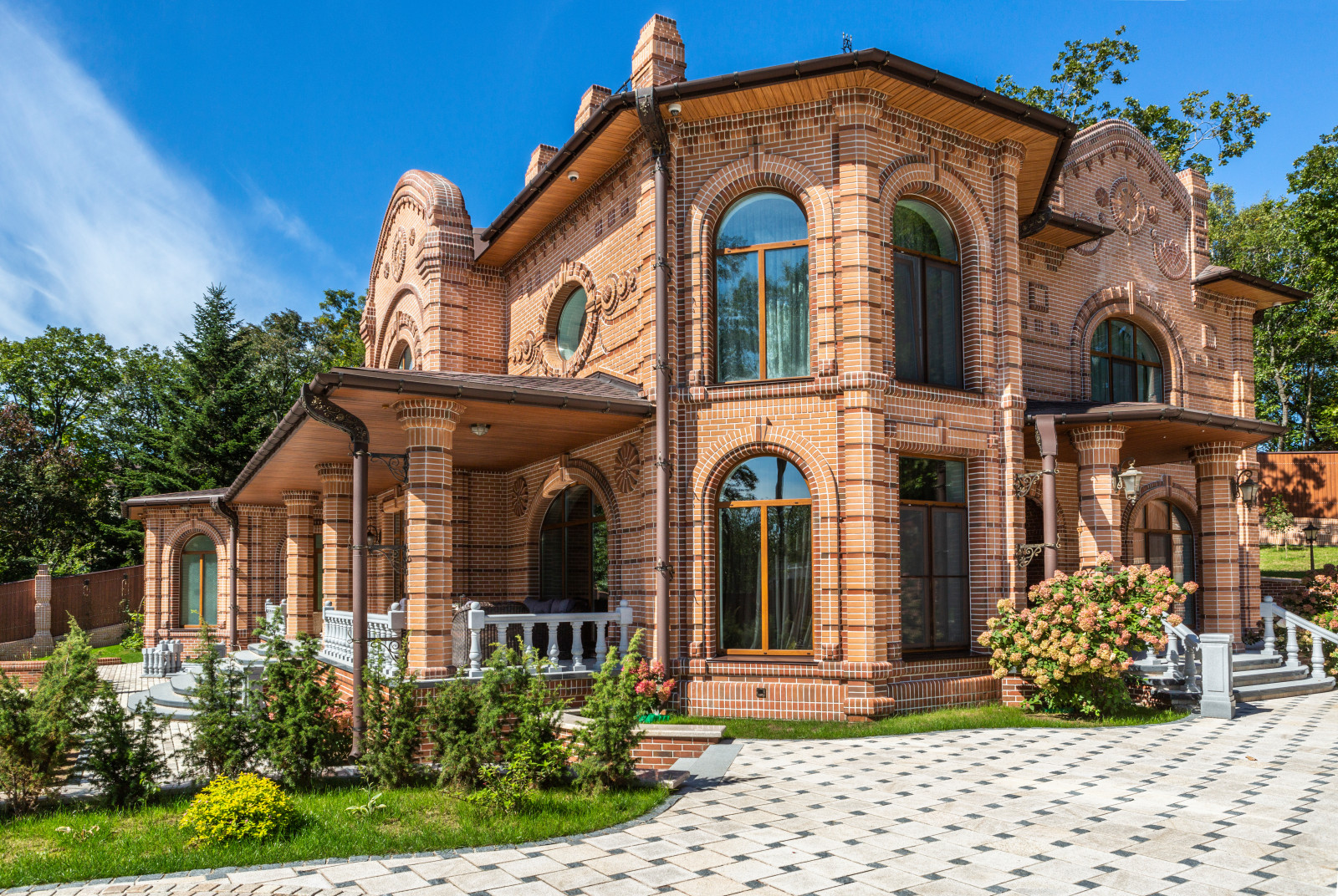 Загородный дом (усадьба) из кирпича