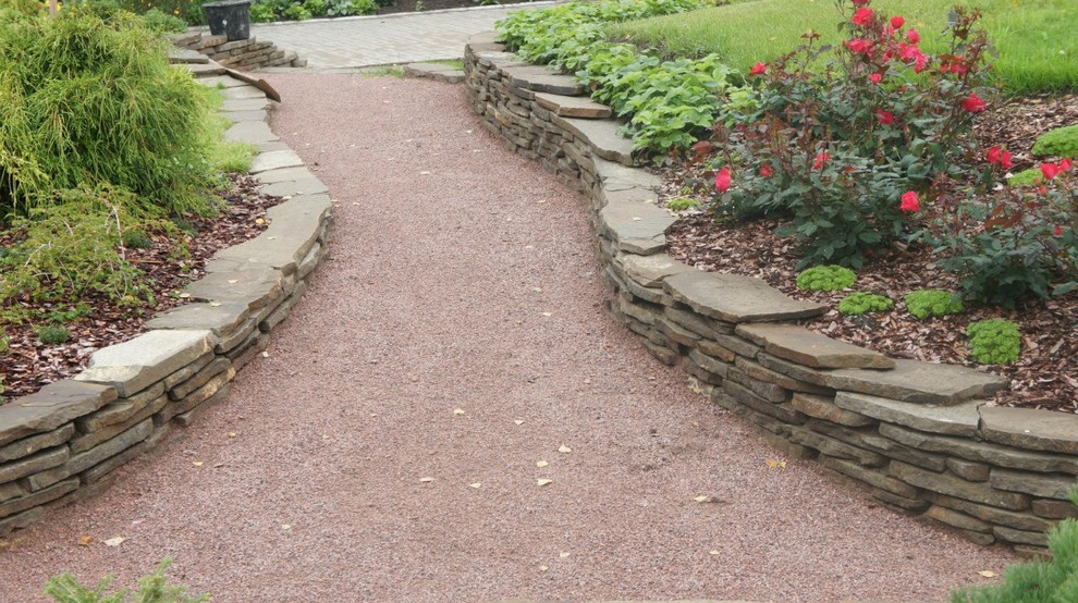 Сад  на холмах