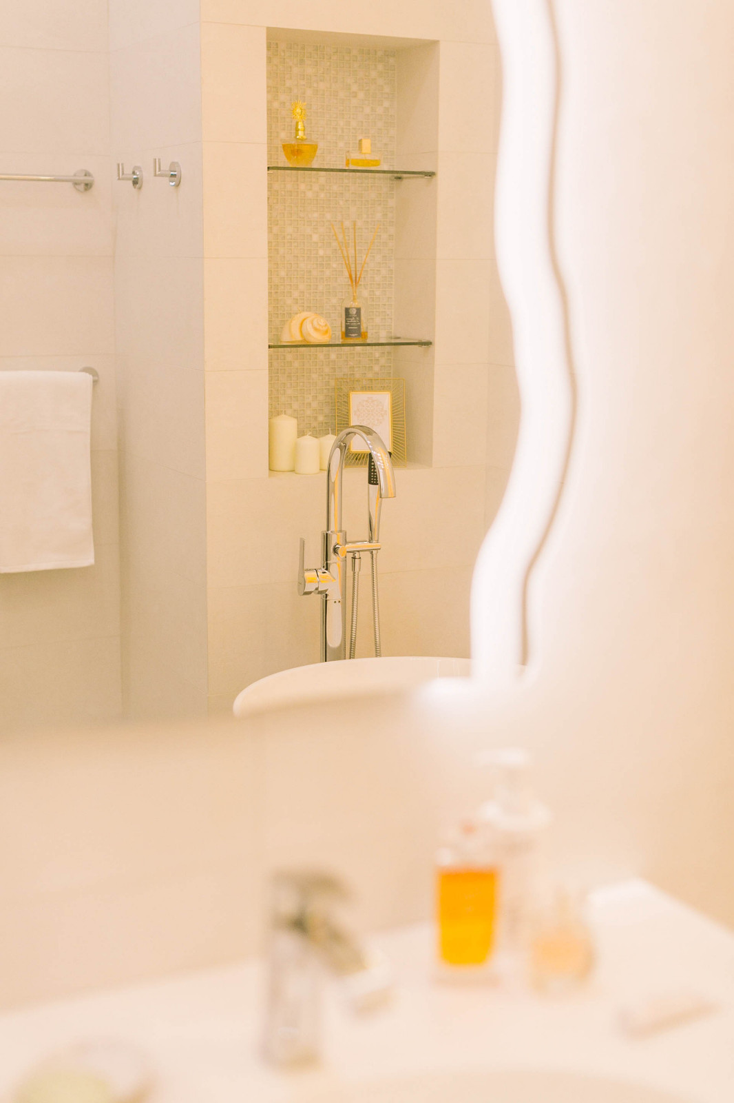 Нежный Монополист