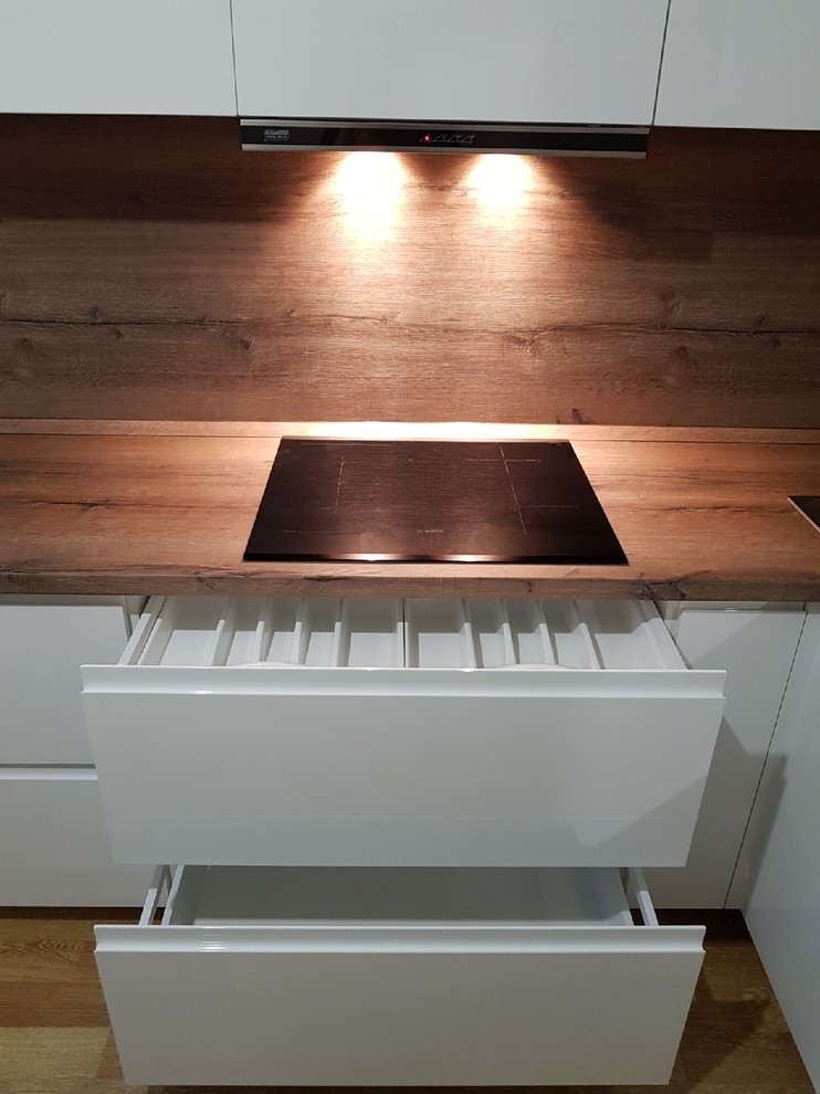 Стильный кухонный гарнитур.