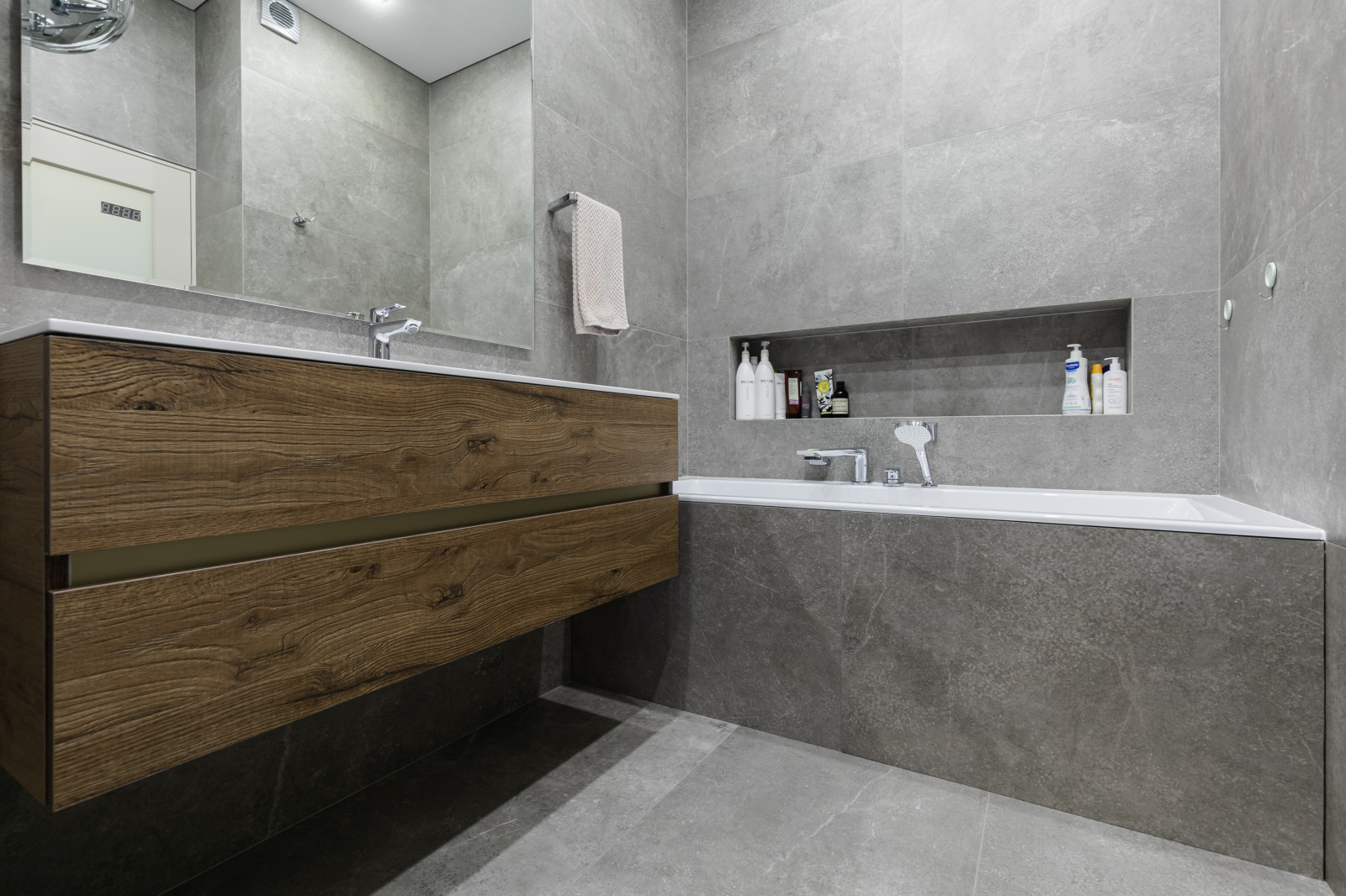 Элегантная неоклассика в бежево-серых тонах