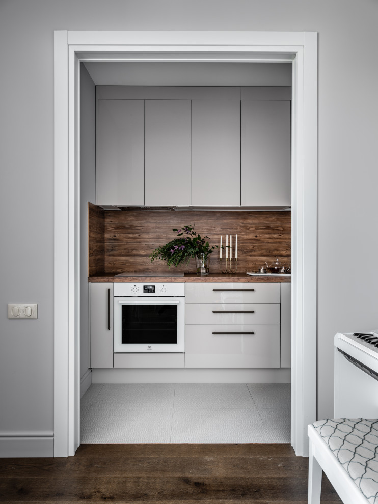 Поиск планировки: «Однушка» с кухней в коридоре и зоной для йоги