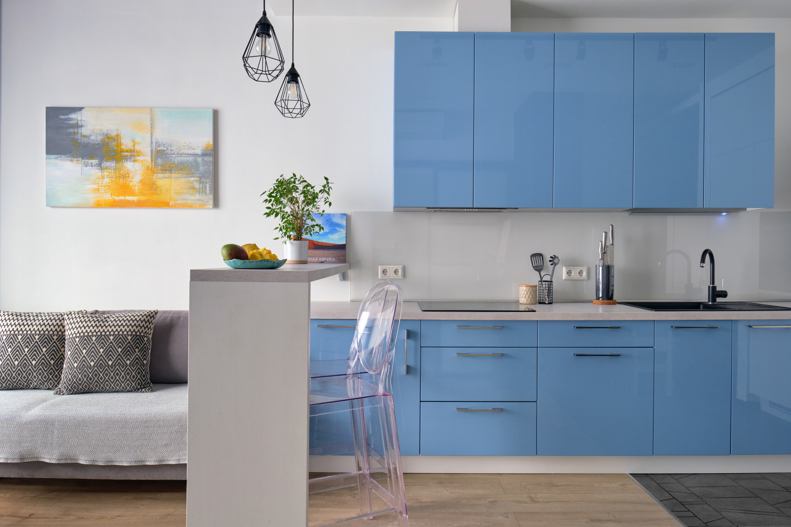 Современный интерьер для молодой семьи.