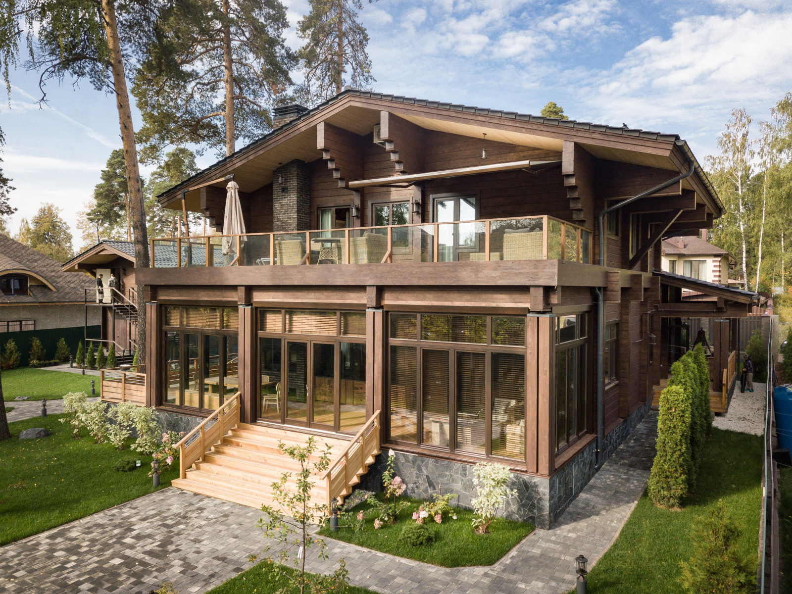 Обложка проекта: Остекление дома, веранды и гаража деревянными окна из сосны