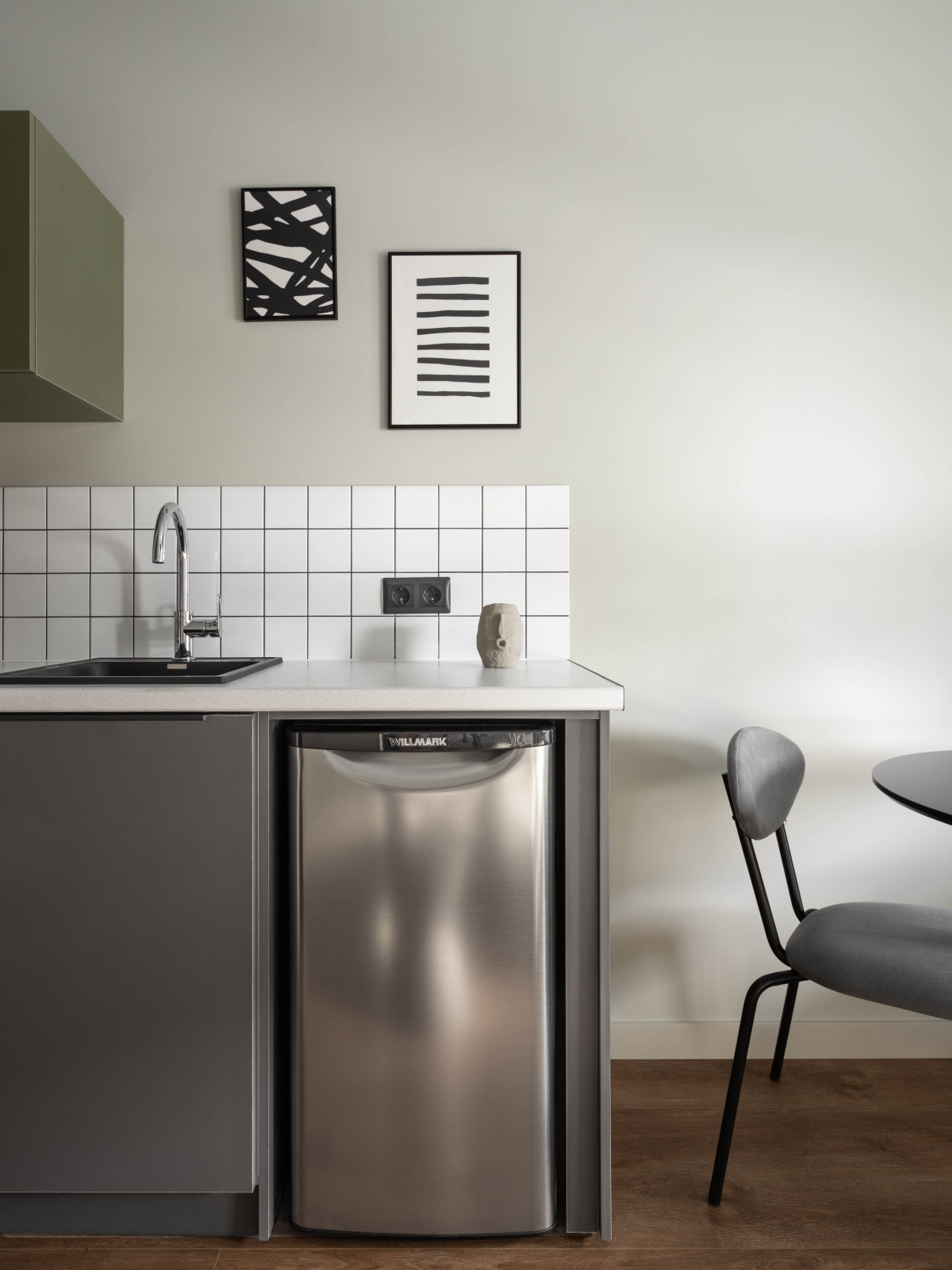 Студия 2. Вид на кухонный карнитур