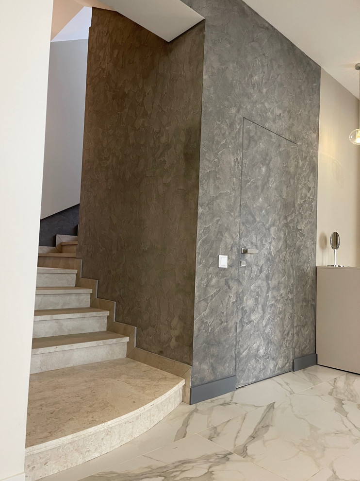 Лестница в жилом доме в г. Геленджике