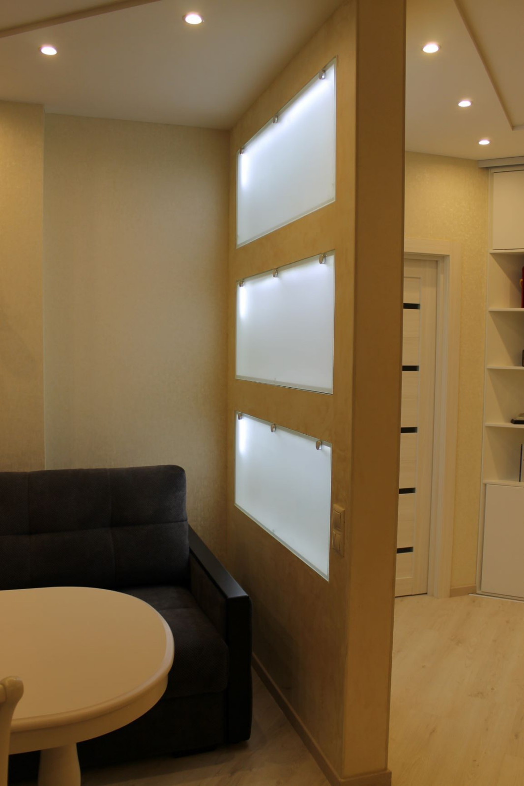 В тесноте, да! 7 советов для маленькой гостиной.