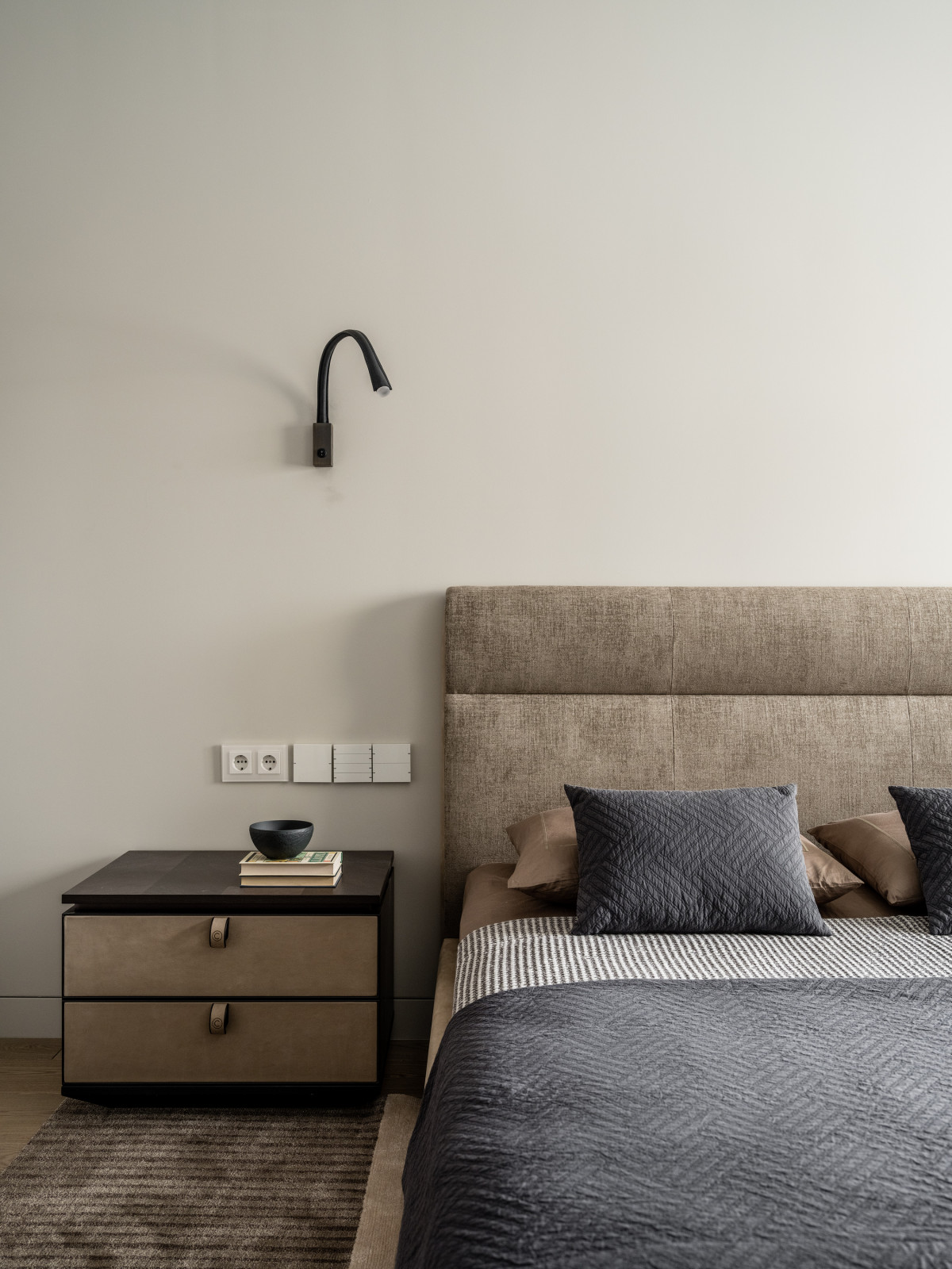 Семейная квартира в акварельных оттенках света и тени