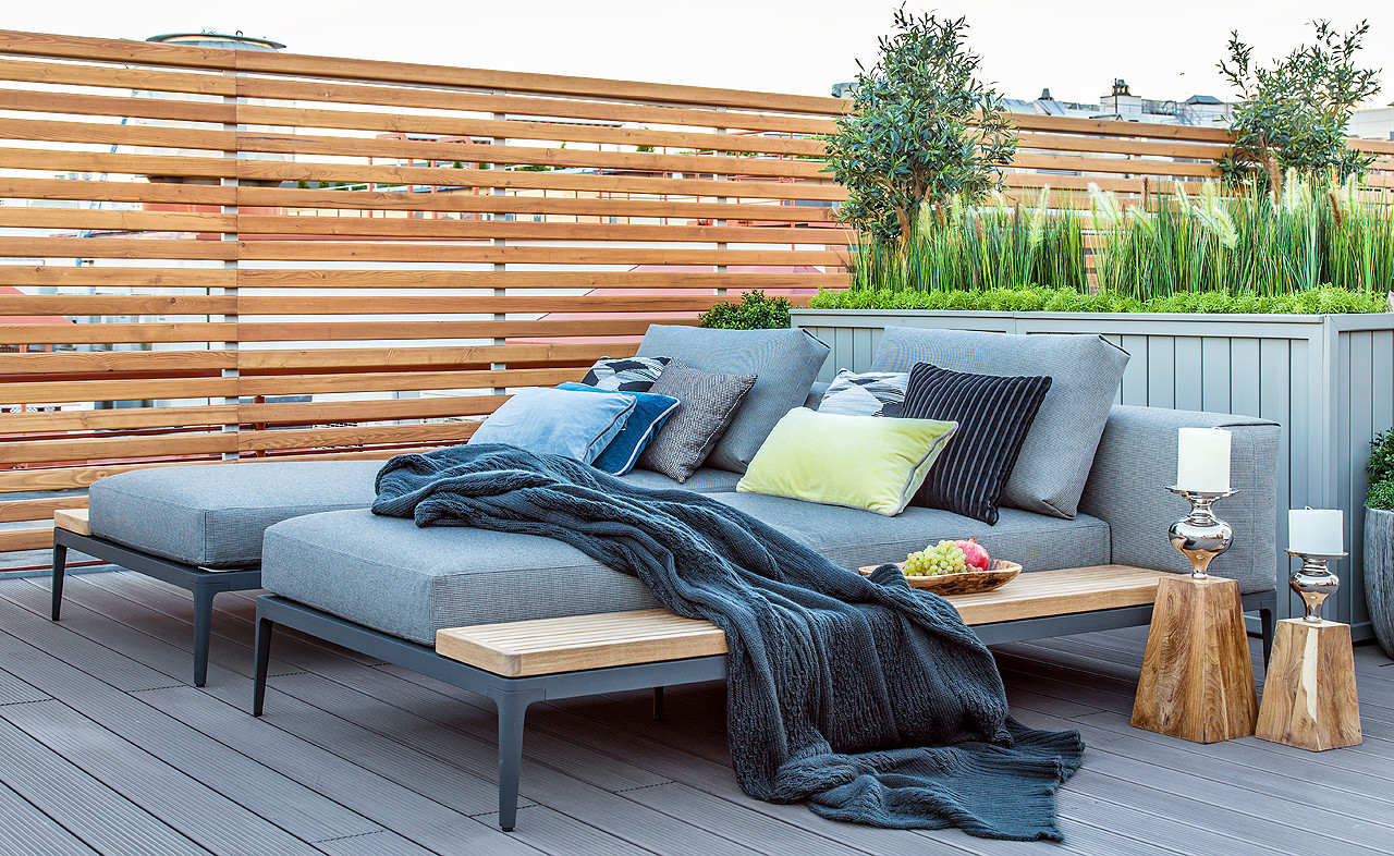 На набережной