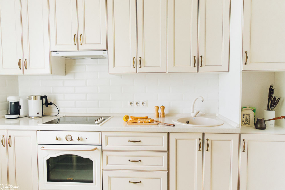 Квартира в светлых тонах с элементами классики