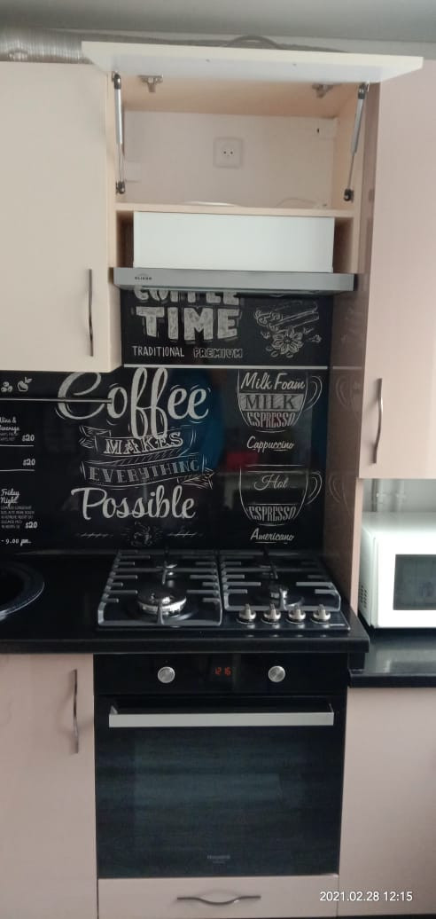 Обложка проекта: кухня в малогабаритную квартиру