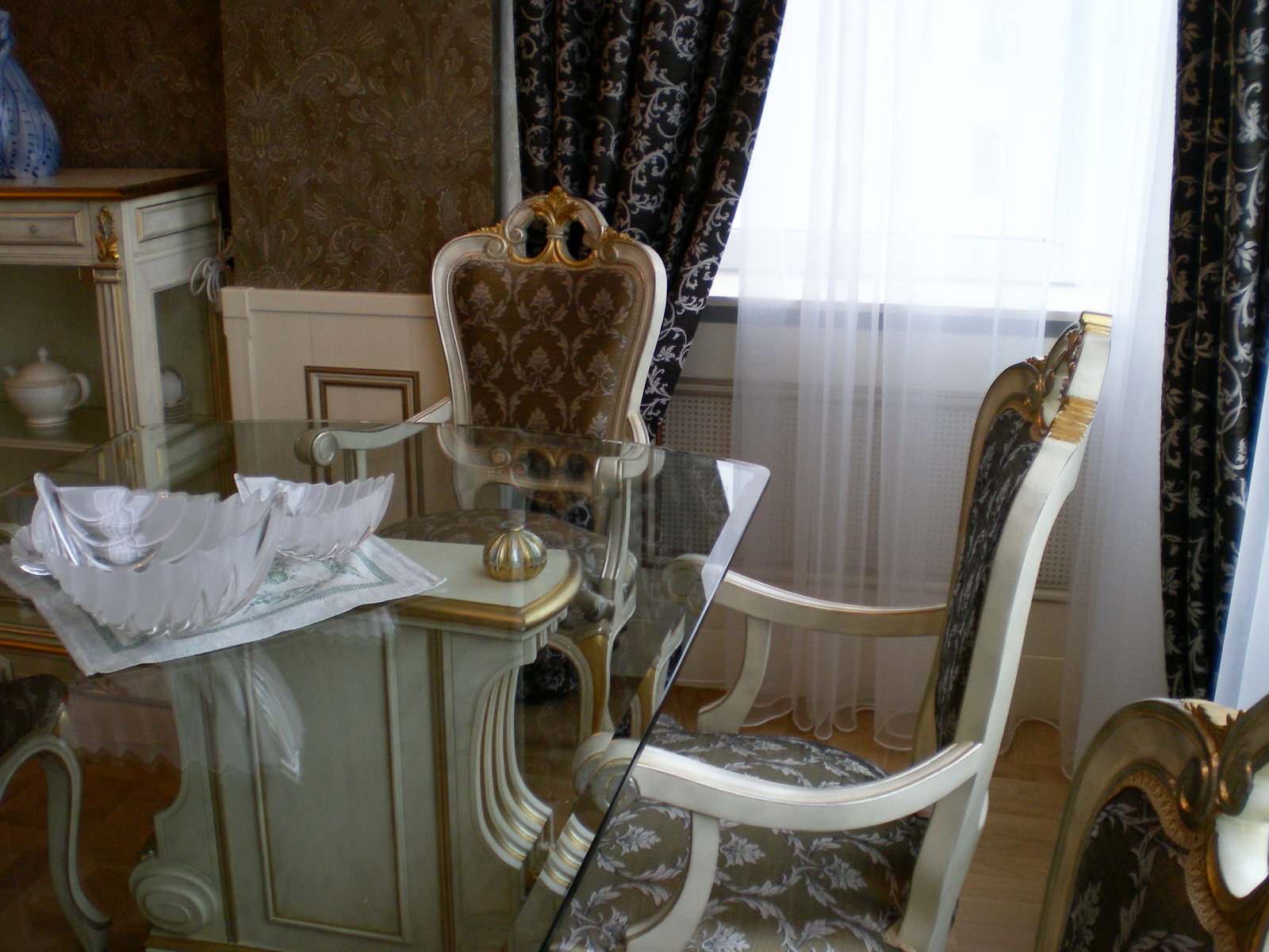 гостинная-кухня в классическом стиле