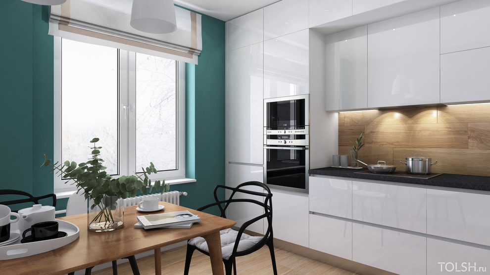 С зелёным акцентом