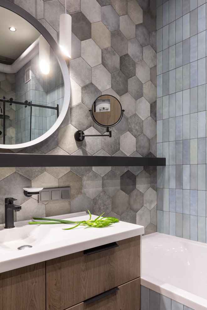 КВАРТИРА С ЯРКИМИ АКЦЕНТАМИ В СТАРОМ ФОНДЕ