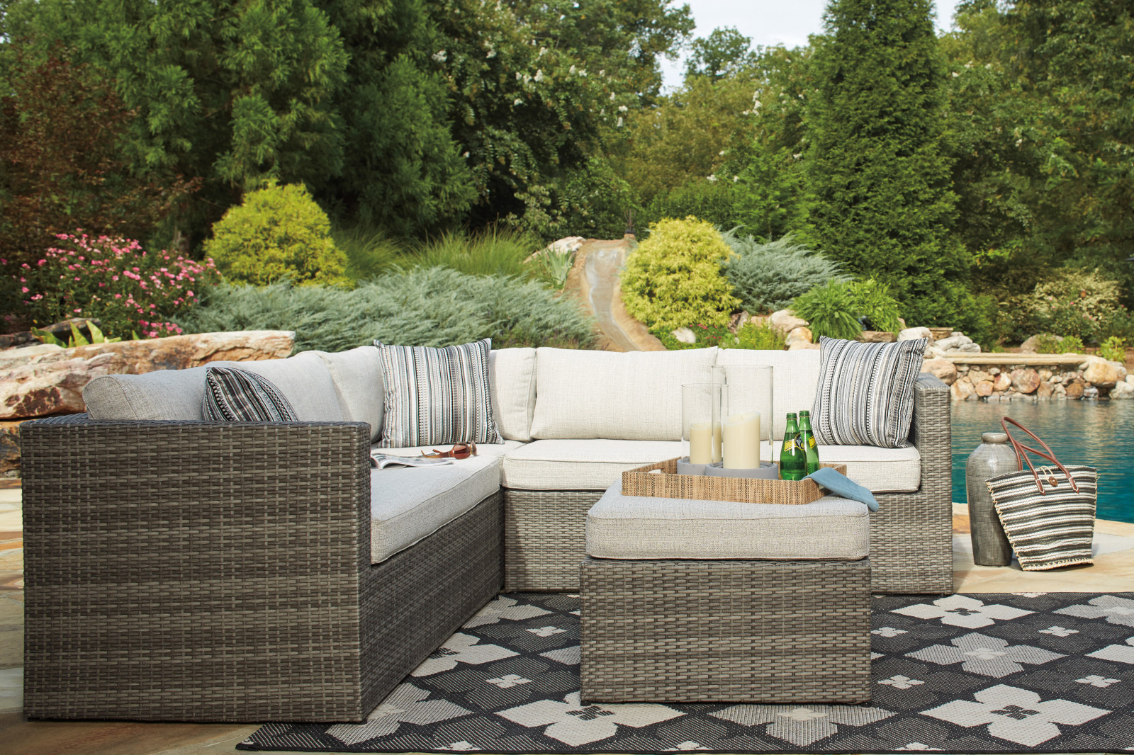 Обложка проекта: Уличная мебель