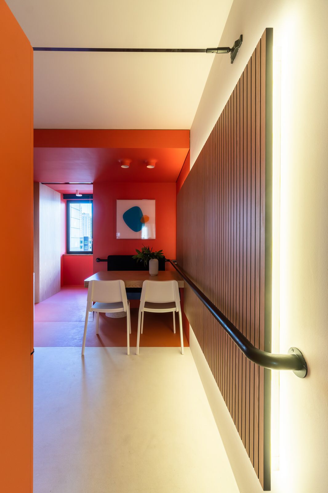 Кухня в коралловом ожерелье