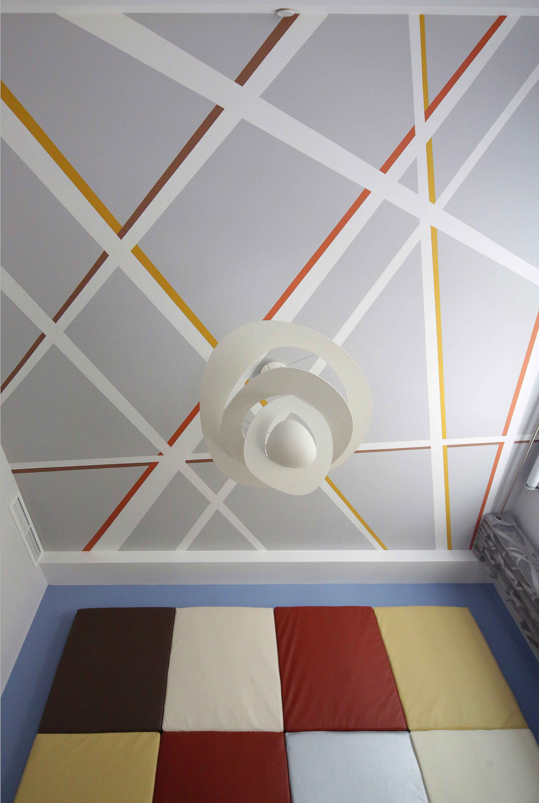 Houzz тур: Квартира с музыкальной гостиной в красках поп-арта