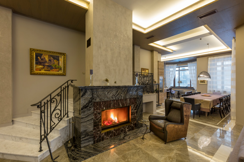 Обеденный стол.