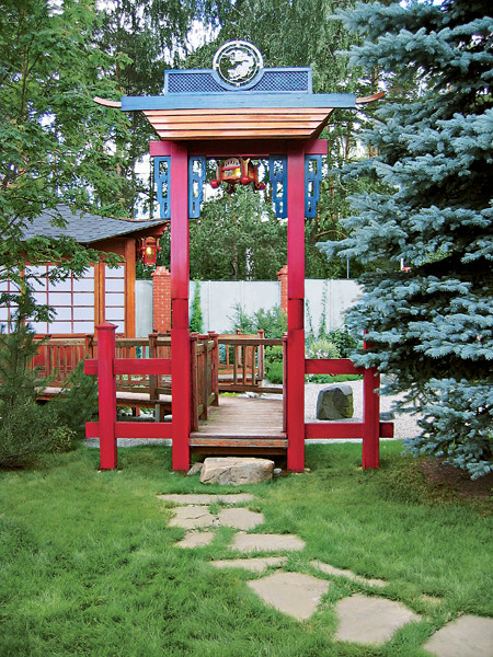 Павильон в восточном стиле