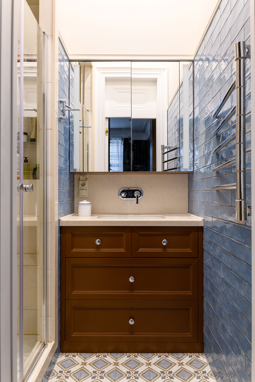 Квартира на набережной р. Москва.