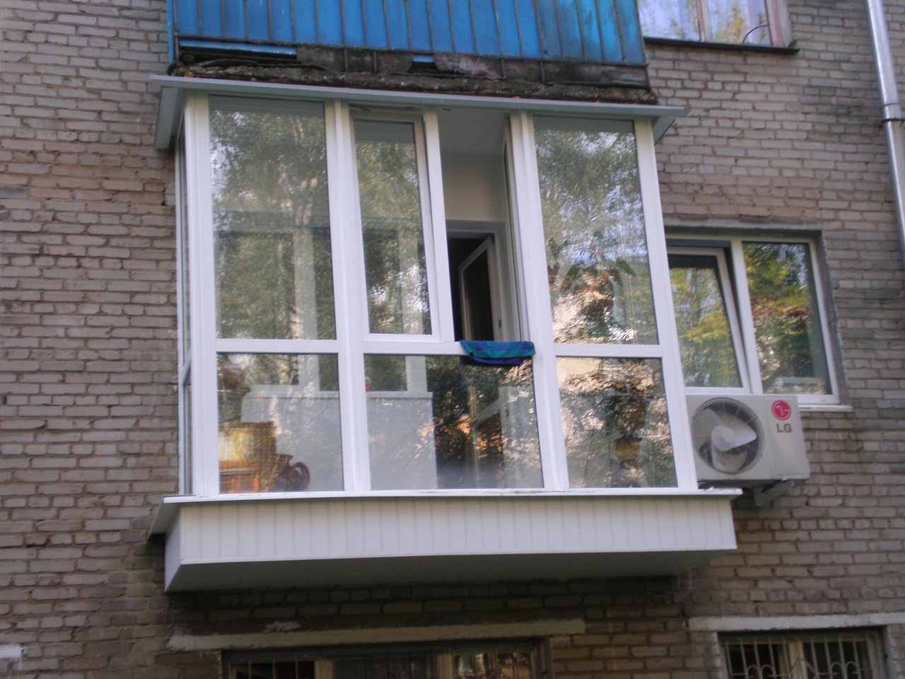 Остекление балконов и лоджии. Низкие цены. Акция. Балкон пластиковый