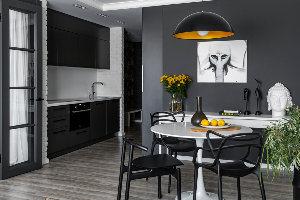Houzz тур: Квартира в графитовых и жёлтых тонах в Екатеринбурге