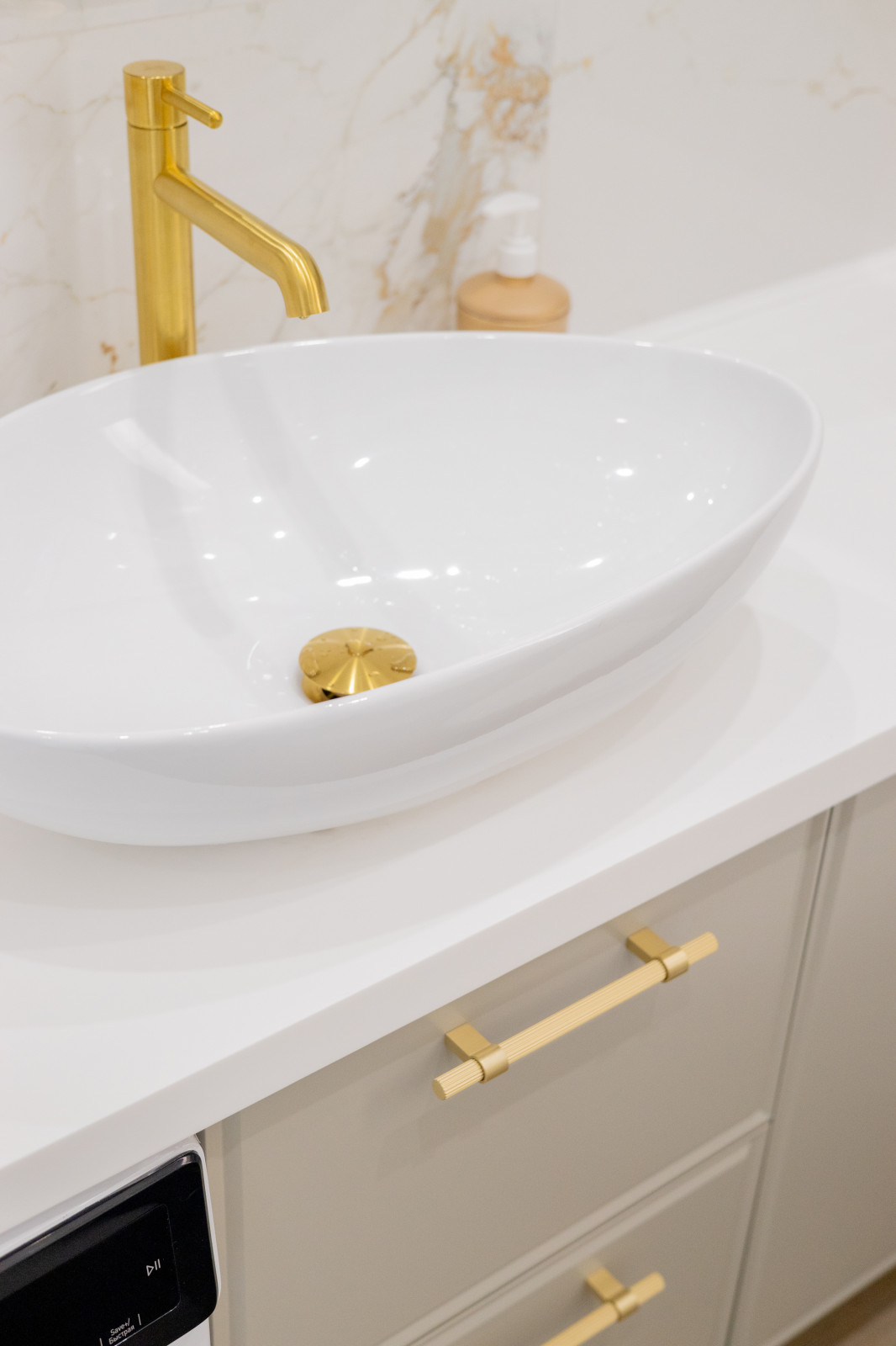 Квартира-студия 28м2 в городе Сочи или "50оттенков золота"