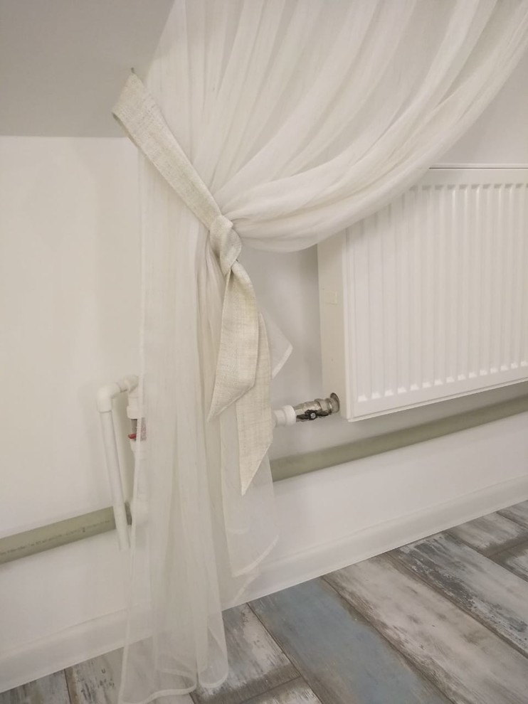 Обложка проекта: легкие шторы в двухуровневую квартиру