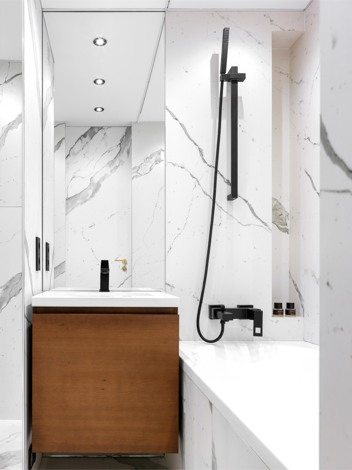 Зеркальная квартира