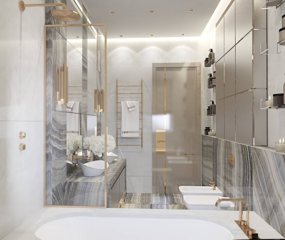 ДОМ В ПОСЁЛКЕ КОМАРОВО.