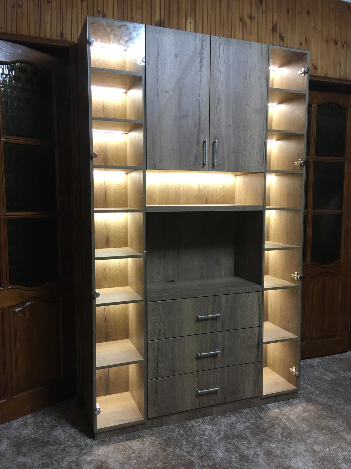 Книжный шкафчик с подсветкой