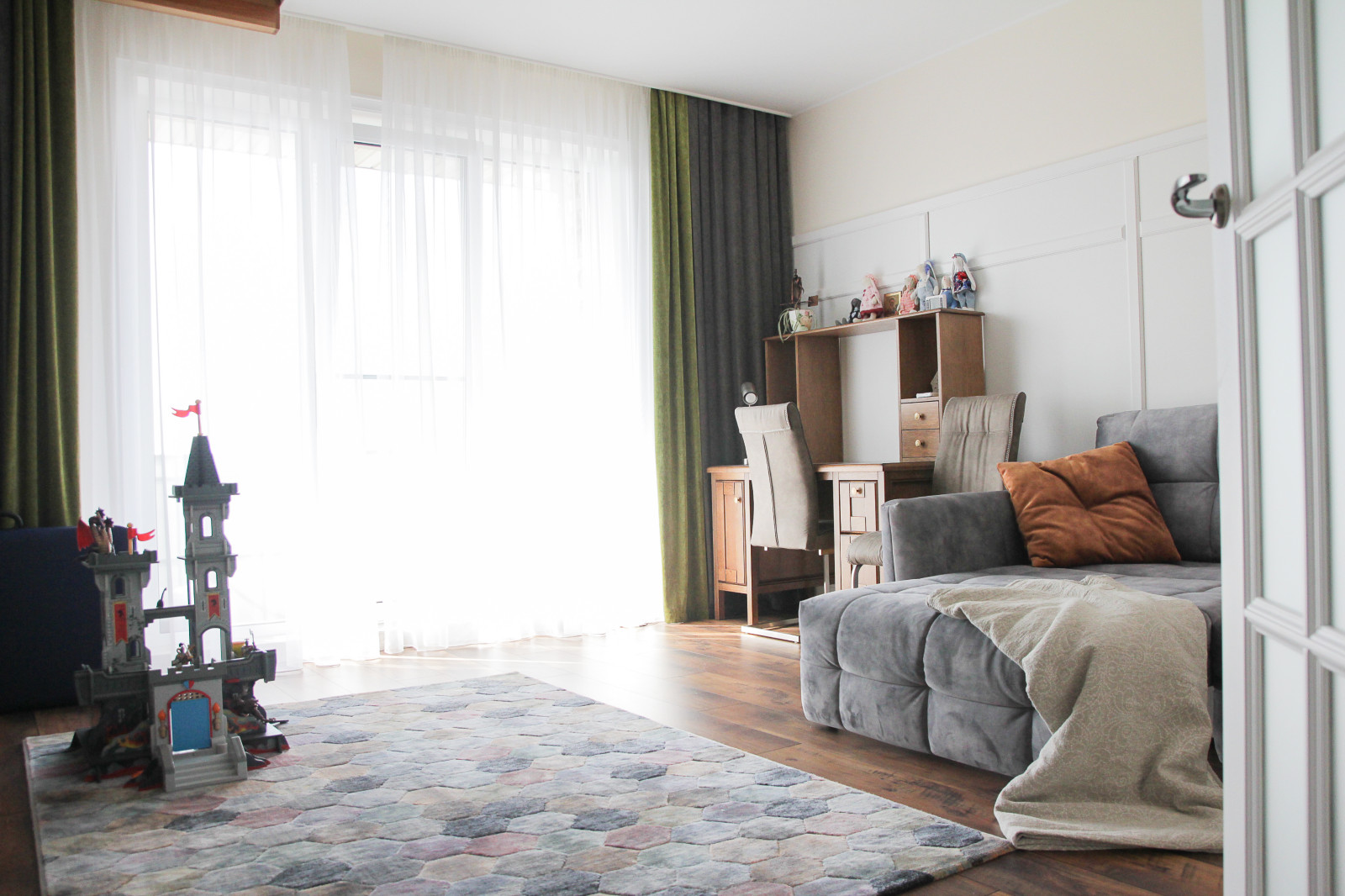 С акцентом на цвет