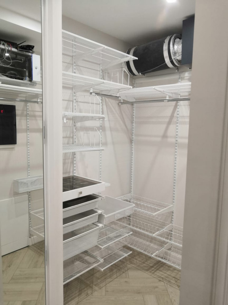 УГЛОВАЯ БЕЛАЯ ГАРДЕРОБНАЯ