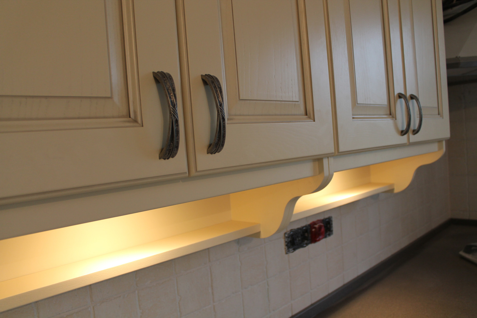 Почему так популярна г-образная кухня.