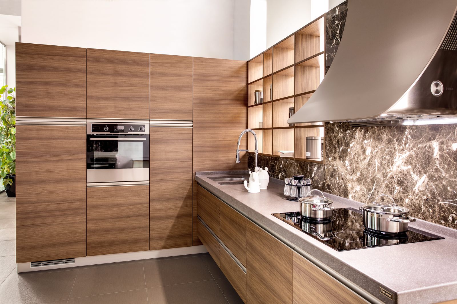 Шпонированные кухни