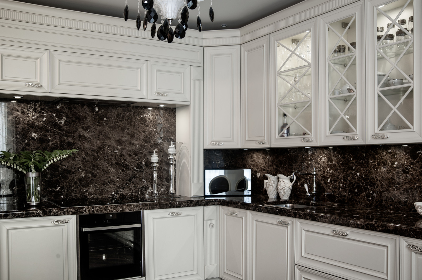 Unica. Черное и Белое.