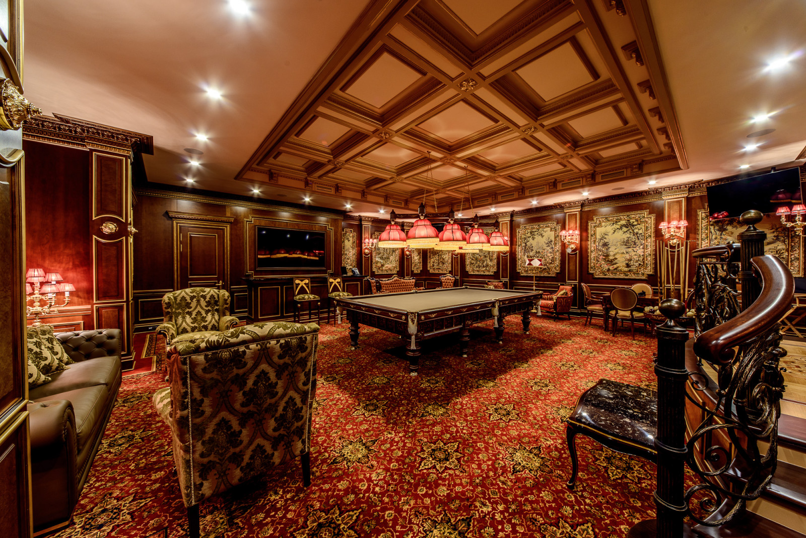 Бильярдная в классическом стиле