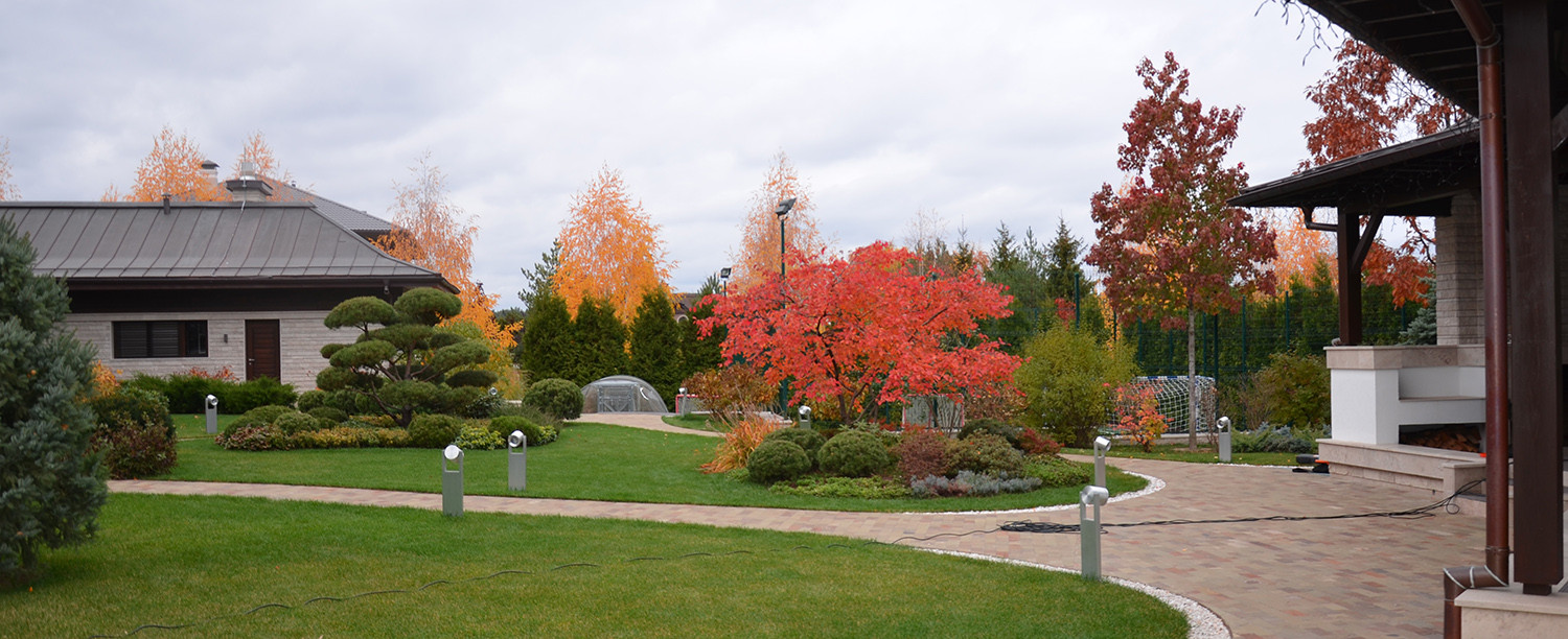 Современный сад в КП "Бенелюкс" вилла 1