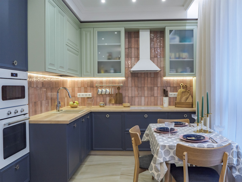 Солнечный остров, ЖК Кристал, Водный стадион