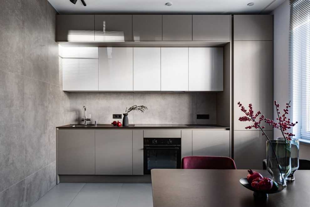 Белый в цвете