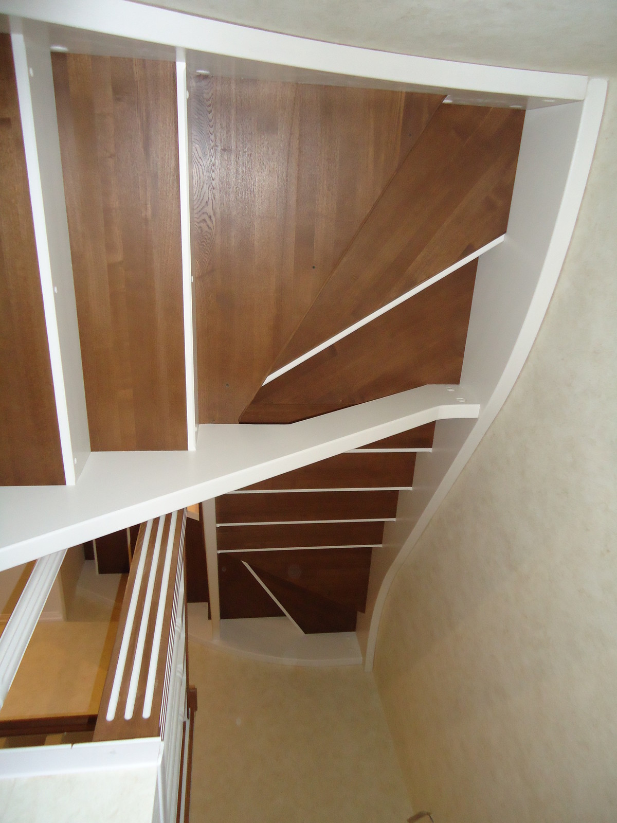 Комбинированная лестница ясень -сосна