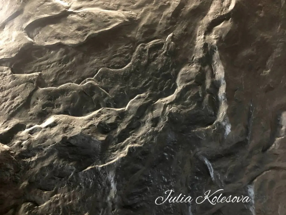 Обложка проекта: барельеф "древние горы"