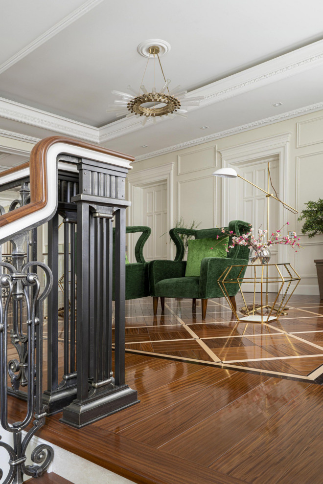 Лесничное ограждение в большом доме