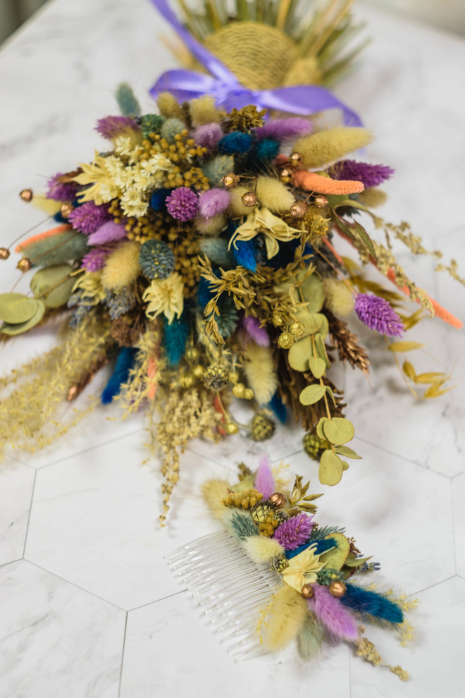 Букет невесты и гребень для волос