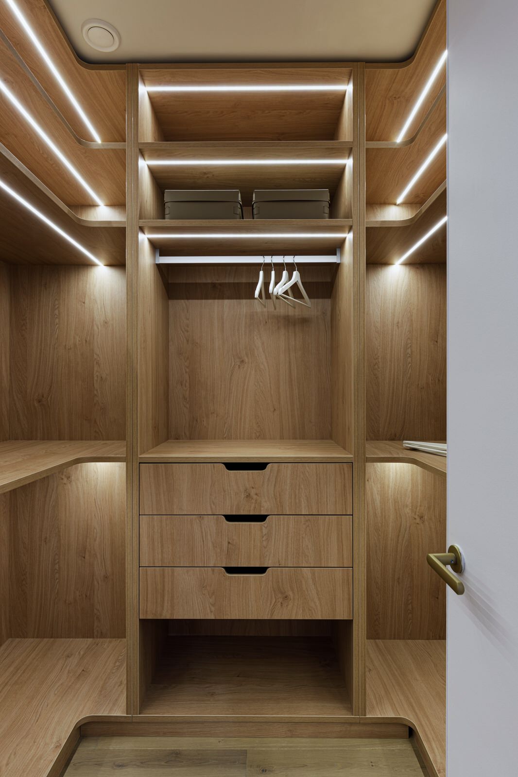 Обложка проекта: Современная классика реализованный дизайн-проект в ЖК "Прайм парк"