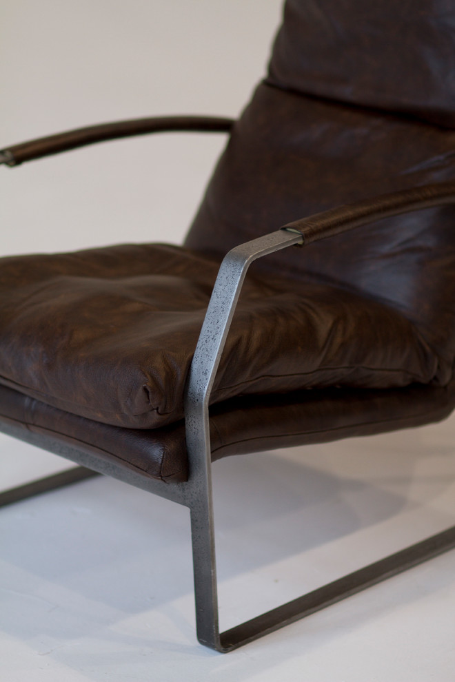 Обложка проекта: Кожаное кресло