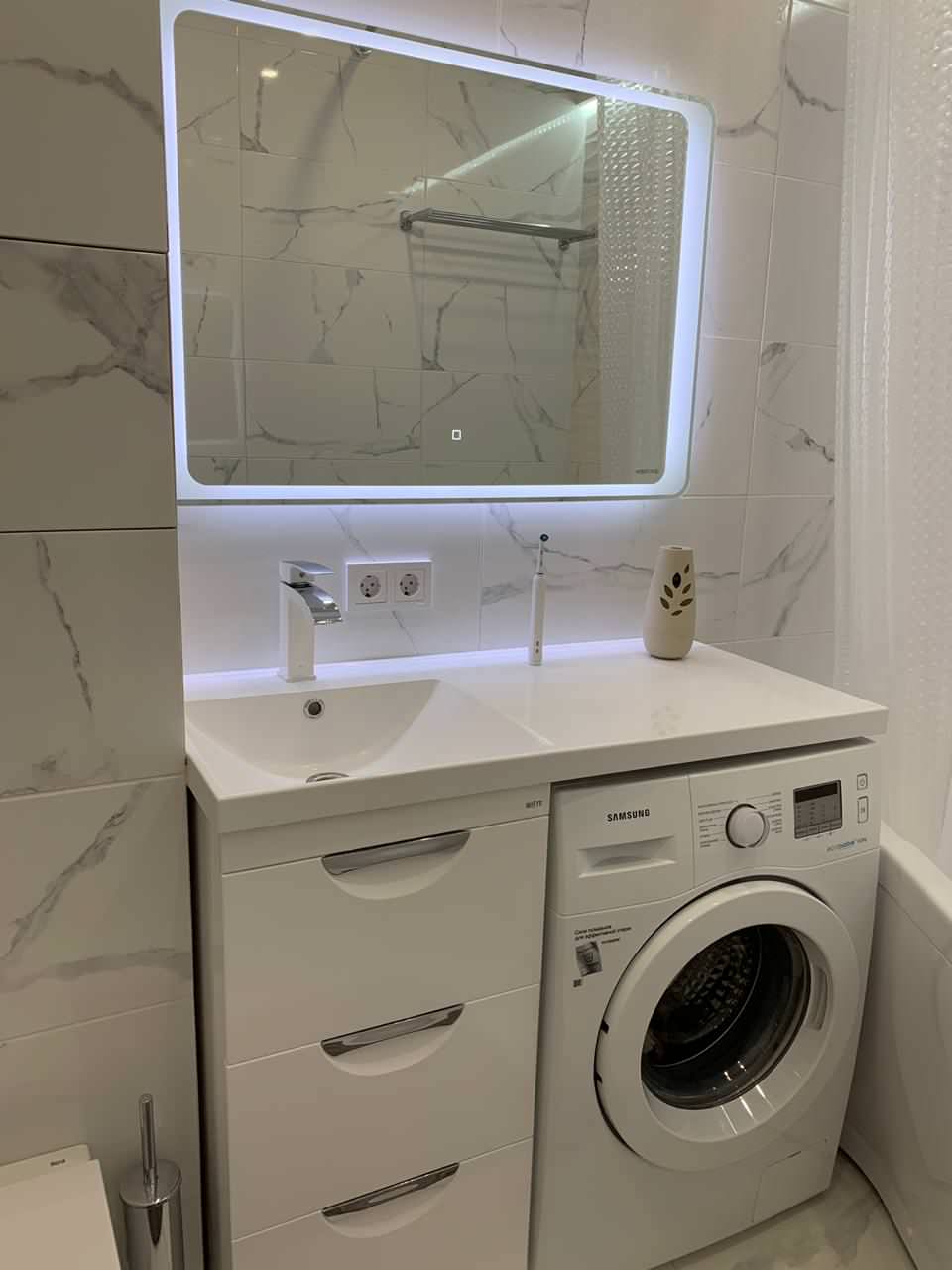 Светлая однокомнатная квартира в неоклассическом стиле